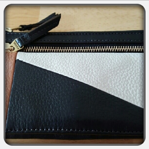 NWOT Genuine Leather Fossil Karli Clutch - Picture 4 of 7